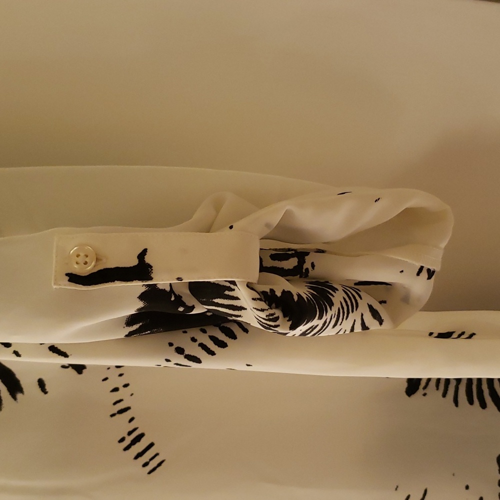 Blouse - Picture 7 of 8